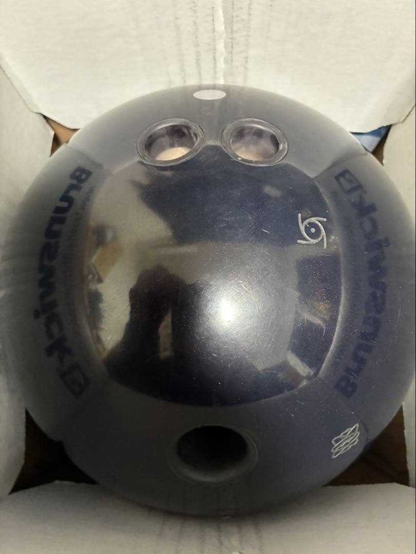 フィジックスブラックアウト ストーム　ボウリングボール　　15ポンド