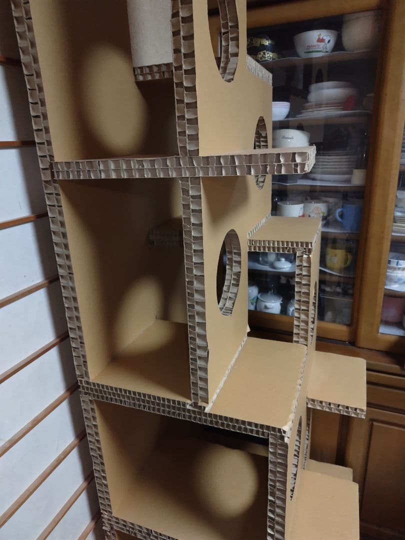 段ボール製キャットタワー 　ニャンぐるタワー