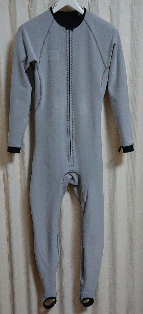 ウェットスーツ インナー　クイックシルバー　QUIKSILVER　Mサイズ