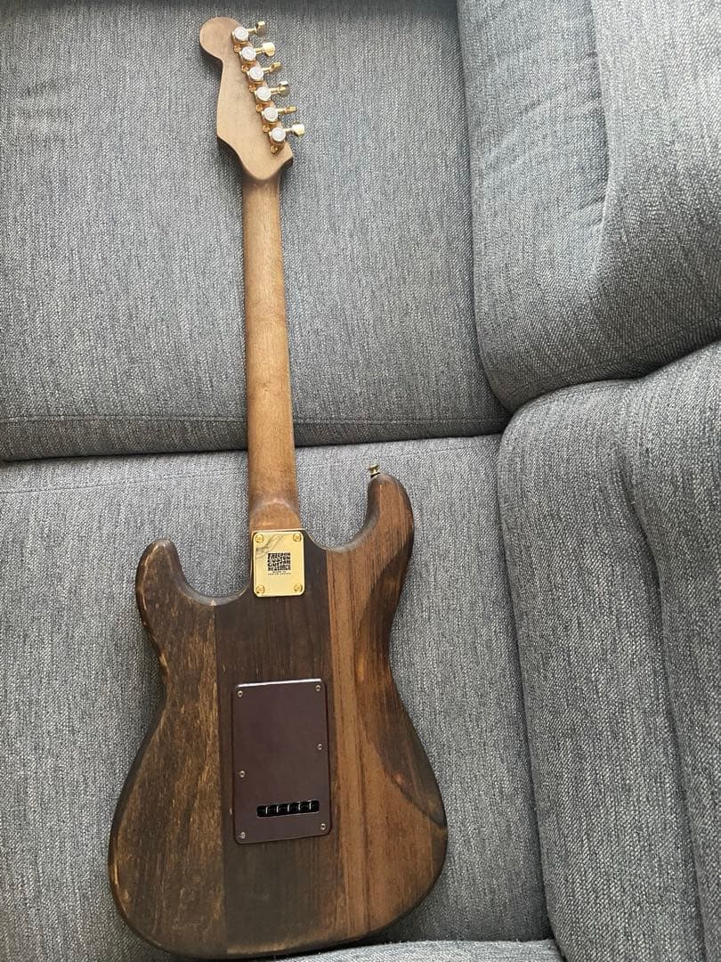 ろ*ど様 ハンドメイド ストラトキャスター オイルフィニッシュ