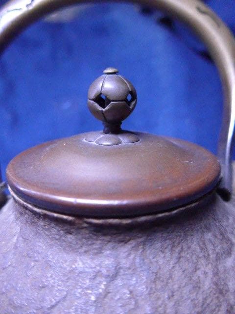 鉄製テクスチャー仕上げの鉄瓶