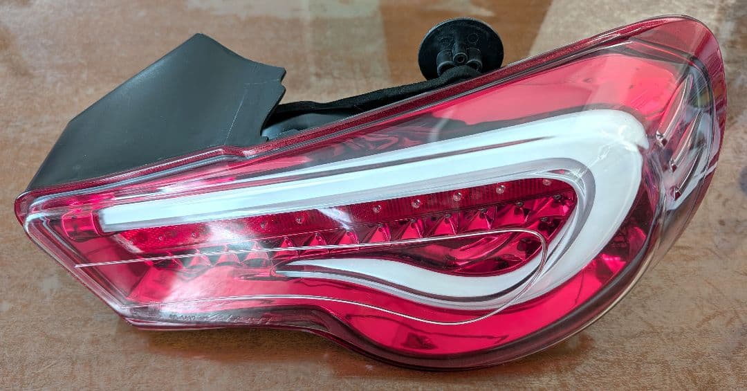 86 BRZ ヴァレンティ テールランプ シーケンシャル　【一部不点灯あり】