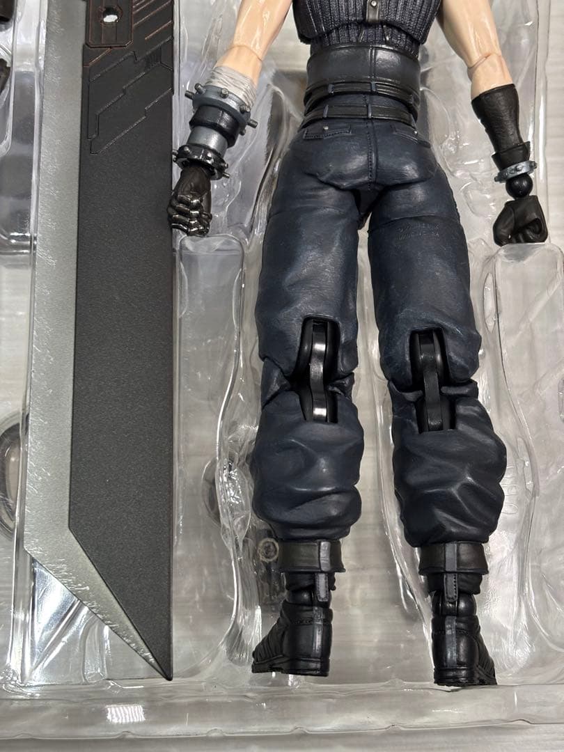 FF7 リメイク プレイアーツ改 クラウド・ストライフ