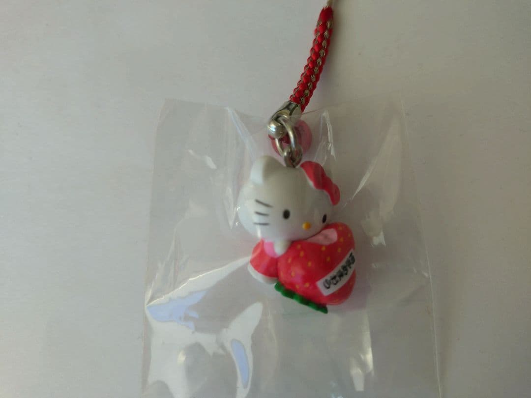 ご当地キティ　根付け　福岡限定　あまおう