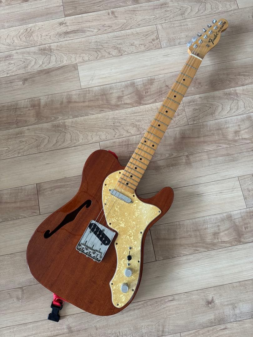 サロ　Fender TELECASTER