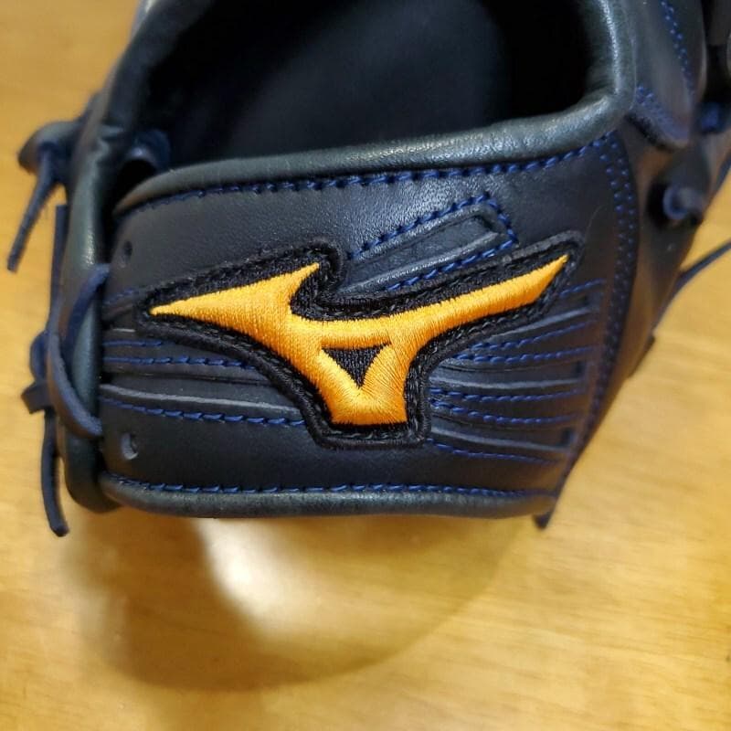 ミズノ 斎藤佑樹モデル 限定カラー ネイビー 激レア 良品 投手用 軟式グローブ