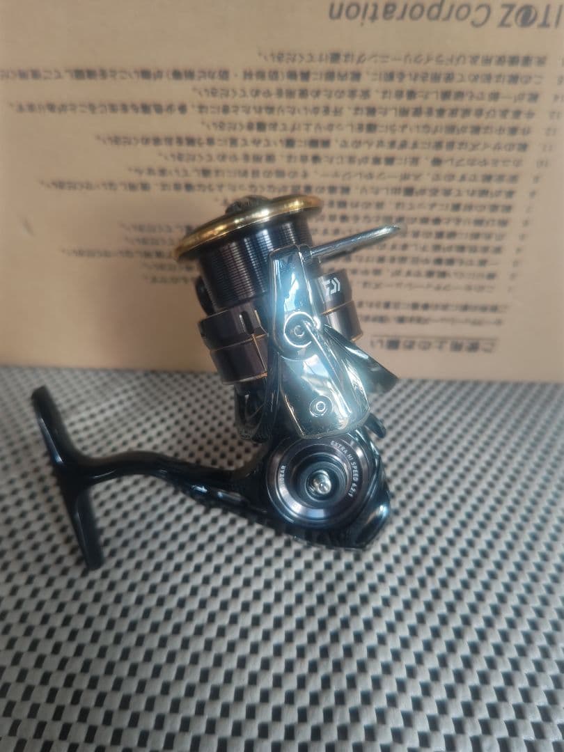 ダイワ 19 バリスティック LT4000-CXH　ハンドルなし　箱あり