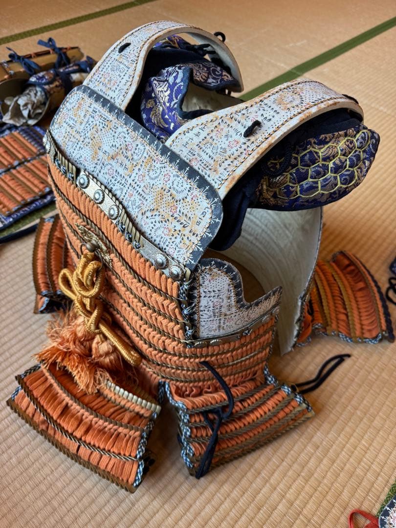 等身大　本小札大鎧緋糸　胴丸　甲冑　五月人形