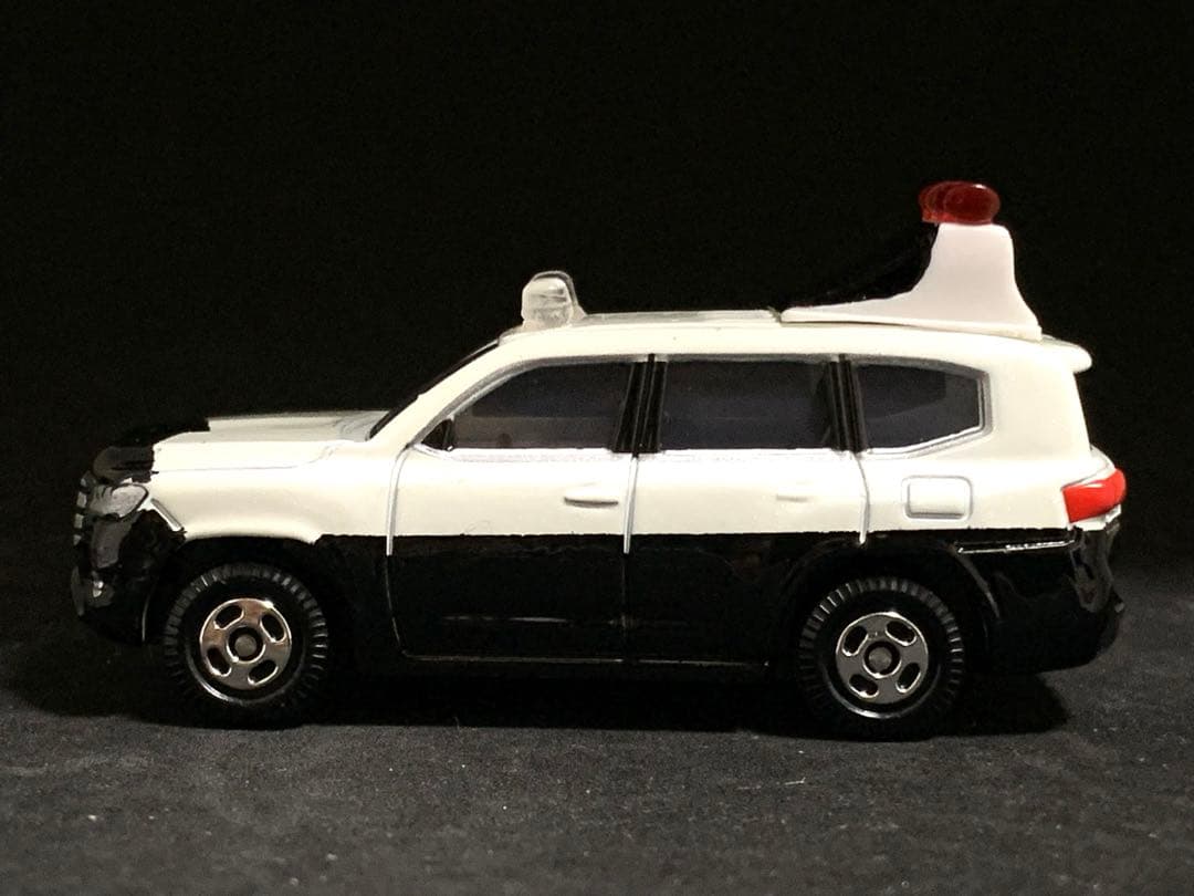 【確認用】トヨタ　ランドクルーザー300 パトカー仕様