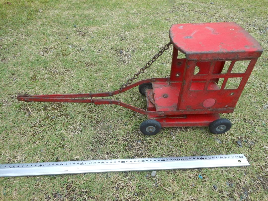 赤い トライアングクレーン　移動式クレーン　モバイルクレーン