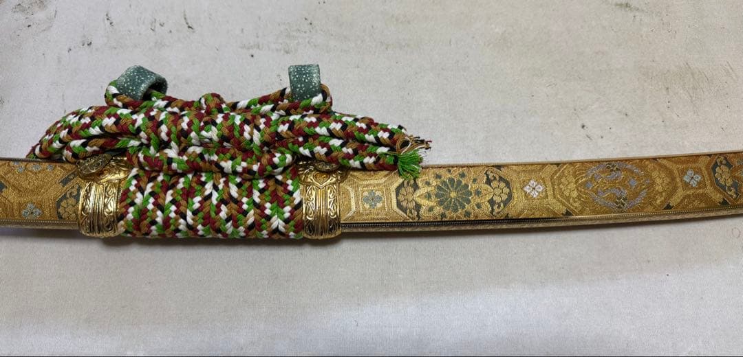 超稀少逸品 模造刀 飾太刀拵風 錦布包 鍍金の長覆輪（金覆輪）黄金造太刀 実物大
