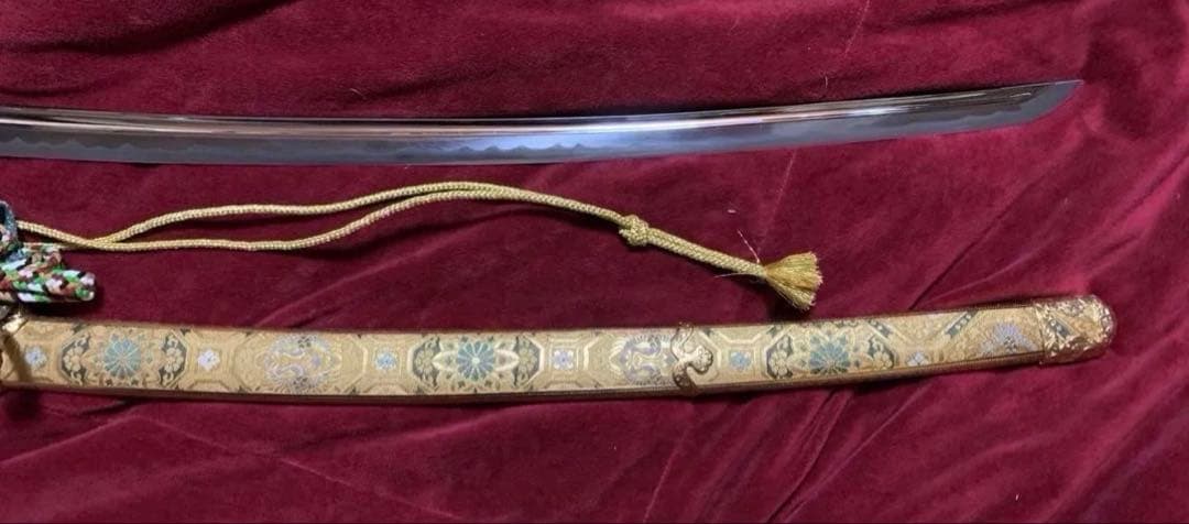 超稀少逸品 模造刀 飾太刀拵風 錦布包 鍍金の長覆輪（金覆輪）黄金造太刀 実物大