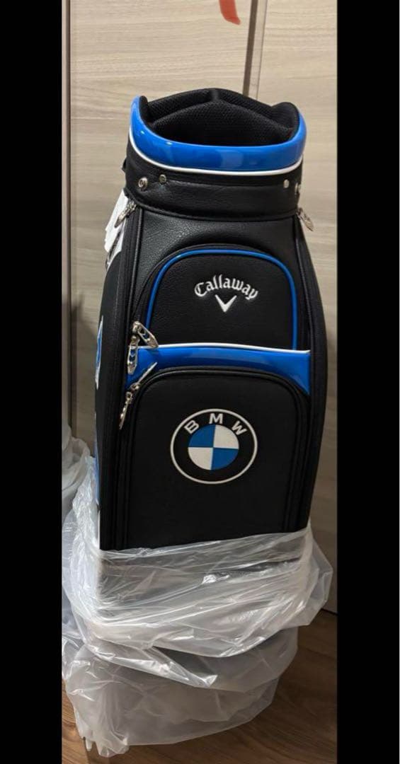 ロゴ付きのCallaway製ゴルフキャディバッグ