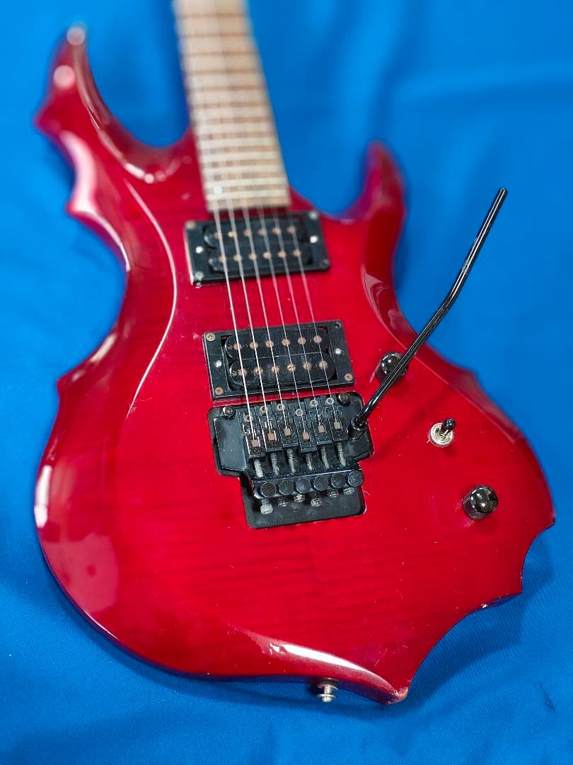 Grass Roots エレキギター レッドジャックの周りに打こんあとあり