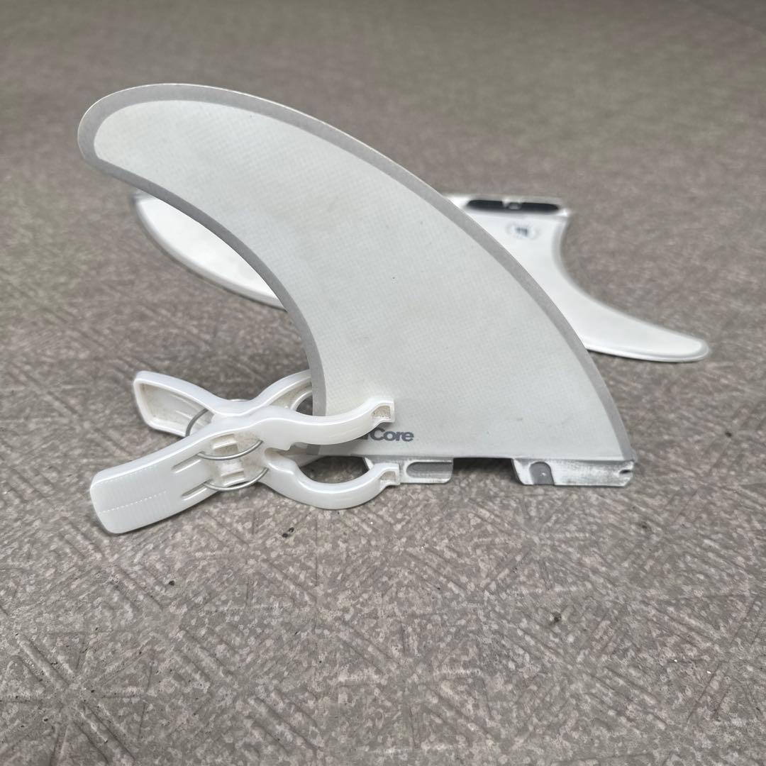 FCS II HI ホワイト サーフボードフィン 3枚セット