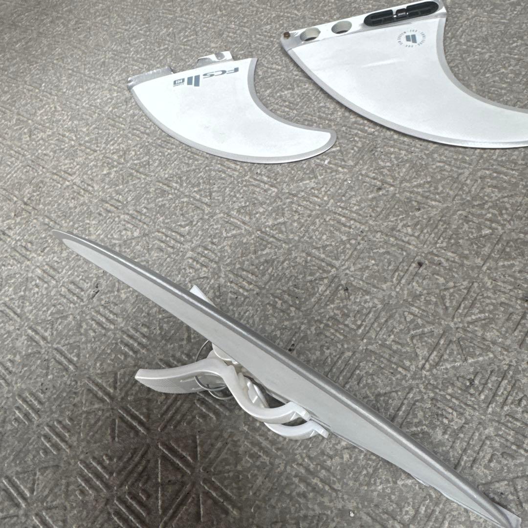 FCS II HI ホワイト サーフボードフィン 3枚セット