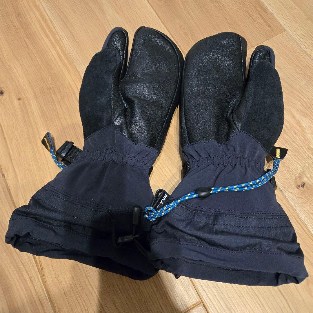  ソロイストフィンガーSサイズ　モンベルのリーシュ付き