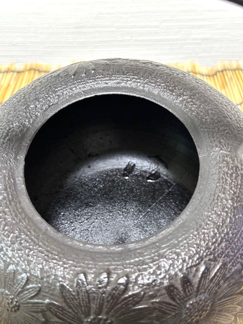 新品、未使用、供箱等付属品付　南部盛栄堂造　柚子菊　南部鉄瓶 南部鉄器　鉄瓶