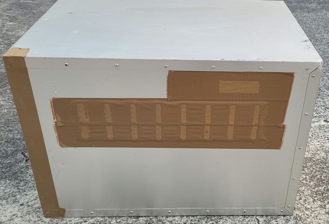 アルミ製犬ケージ 約79cm x 48cm x 69cm 2頭入り