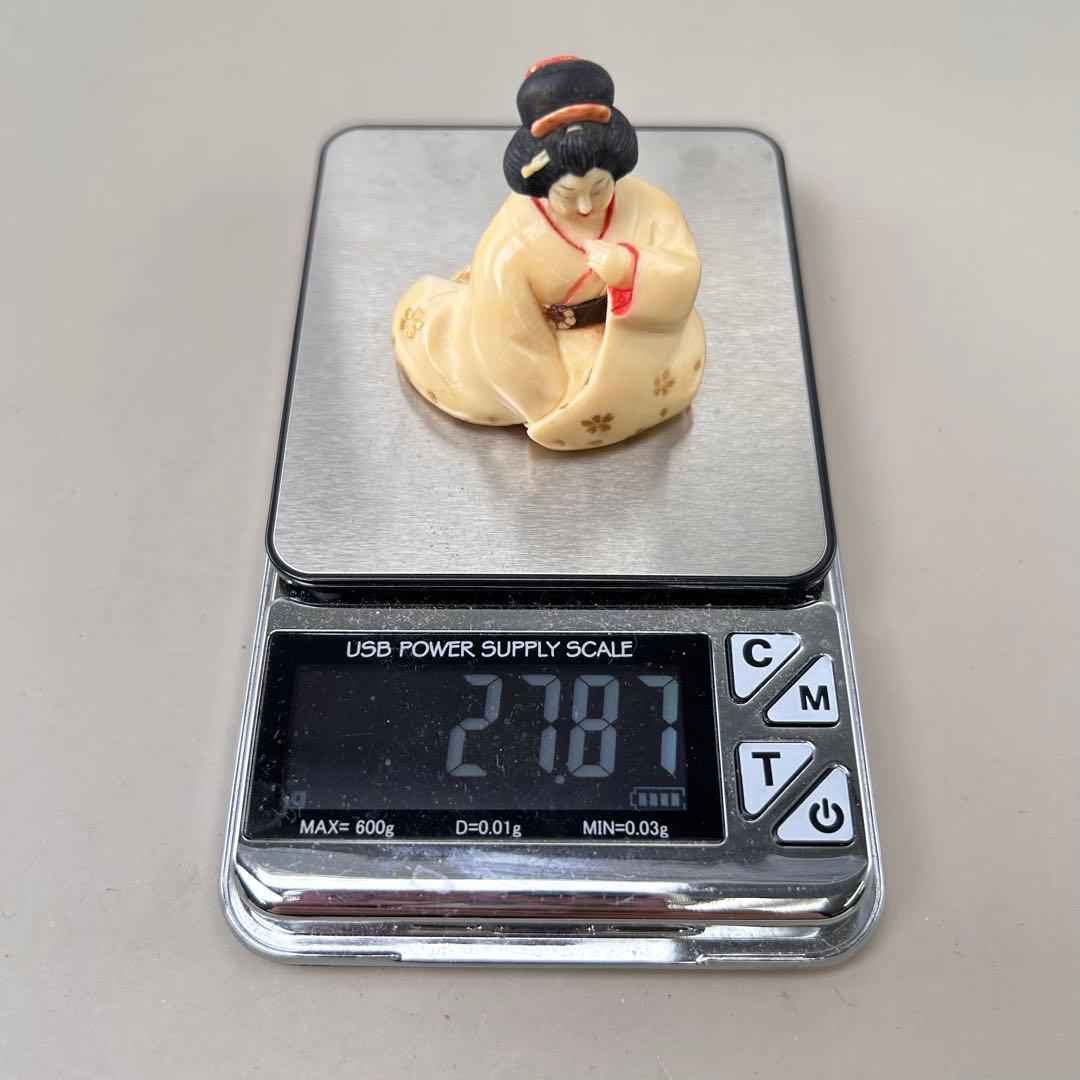 本物保証 鯨歯 鯨牙 根付 置物 在銘 芸者 舞妓 春画 細密彫刻 共箱付