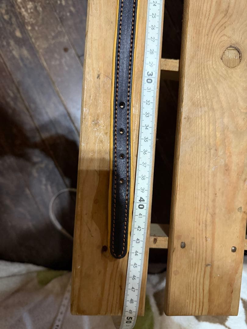 鹿革 レザーリード 黒と黄色 ゴールドバックル 約44.5㎝