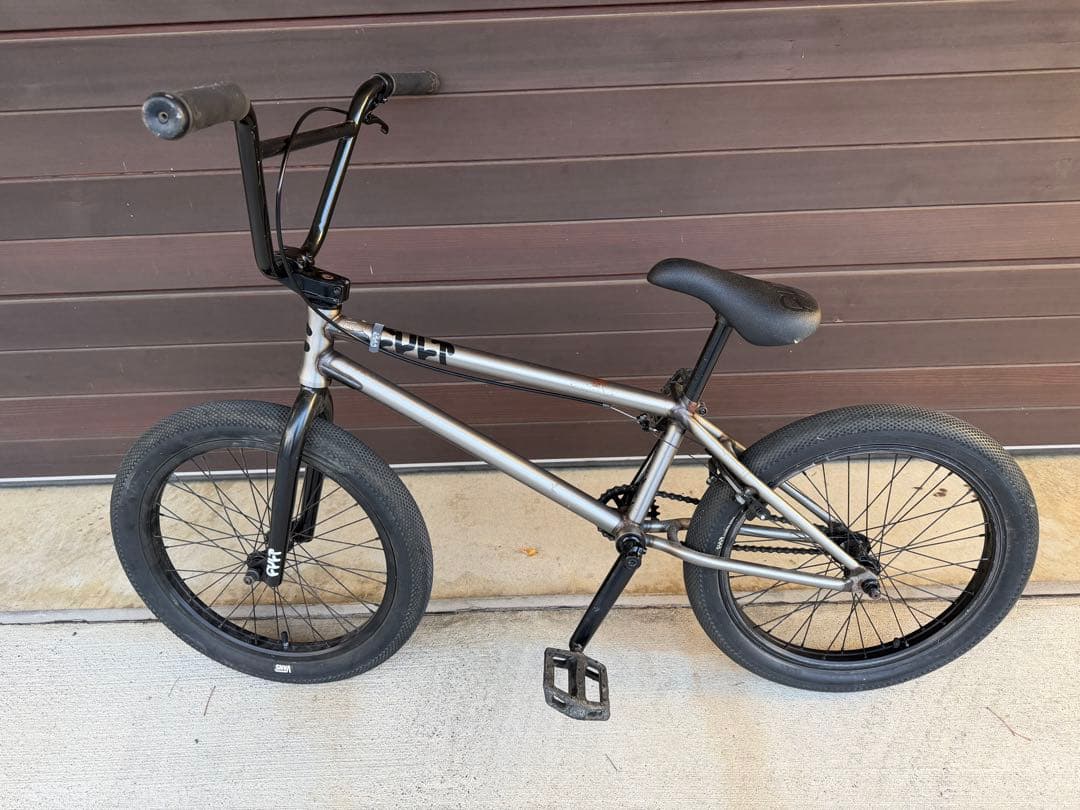 BMX CULT gateway 20インチ　シルバーブラック（値下げしました）