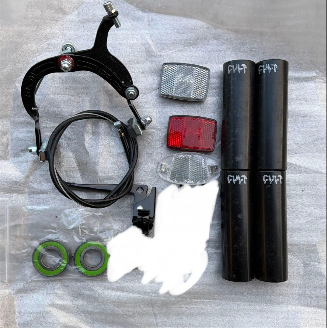 BMX CULT gateway 20インチ　シルバー、ブラック