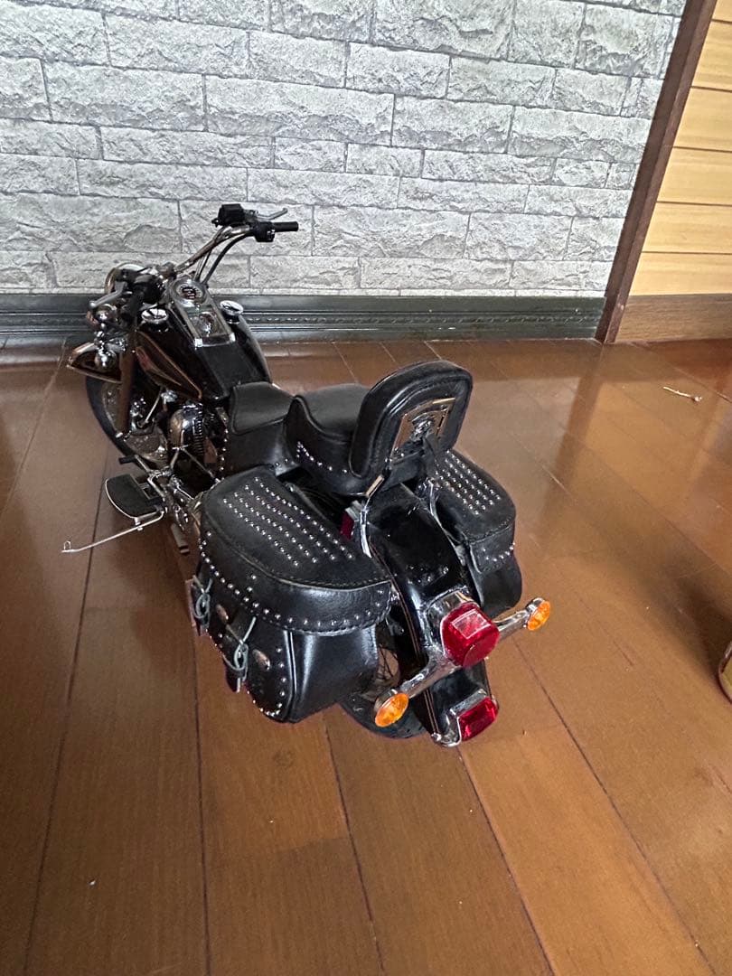 ハーレーFLSTCダイキャストミニカー