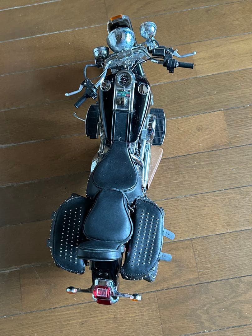 ハーレーFLSTCダイキャストミニカー