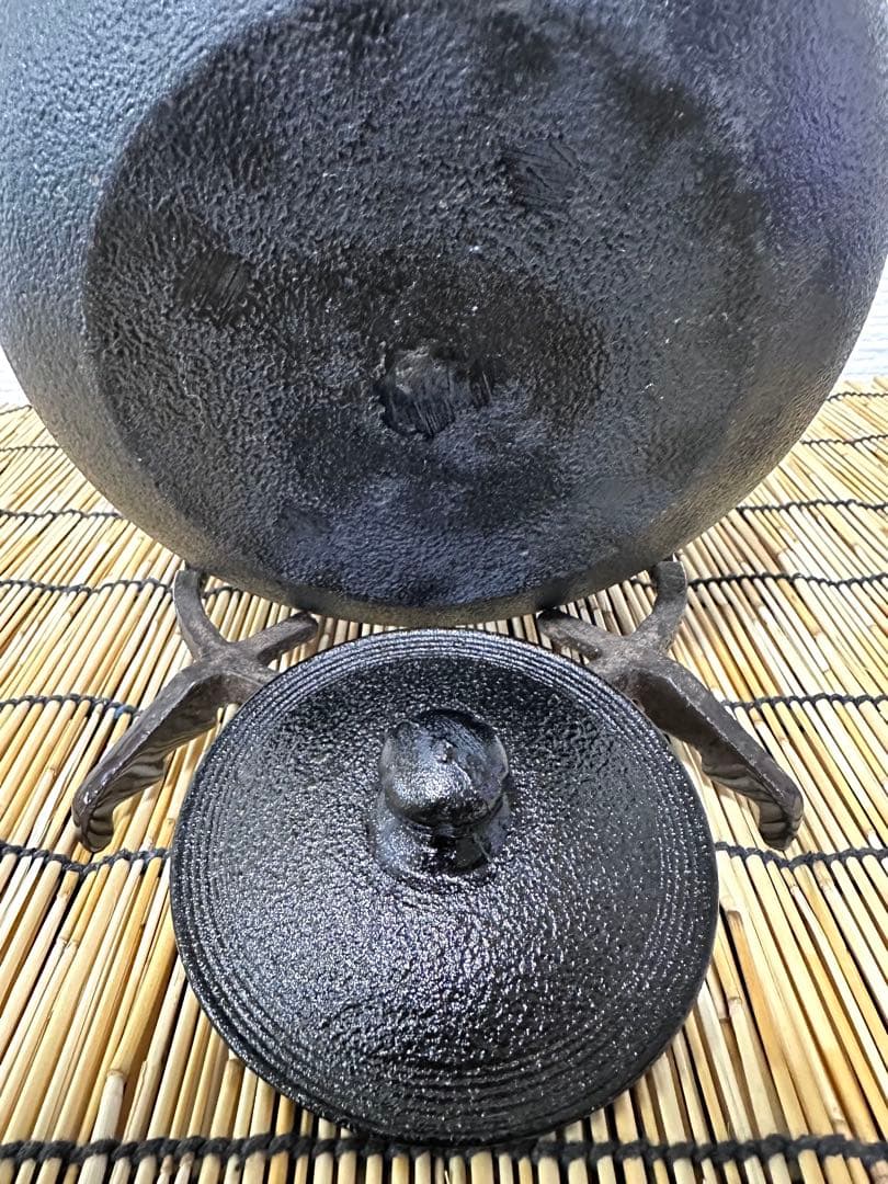 新品、供箱付　南部及春南部宝星堂造　２２型　平丸菊　鉄瓶　南部鉄瓶　南部鉄器