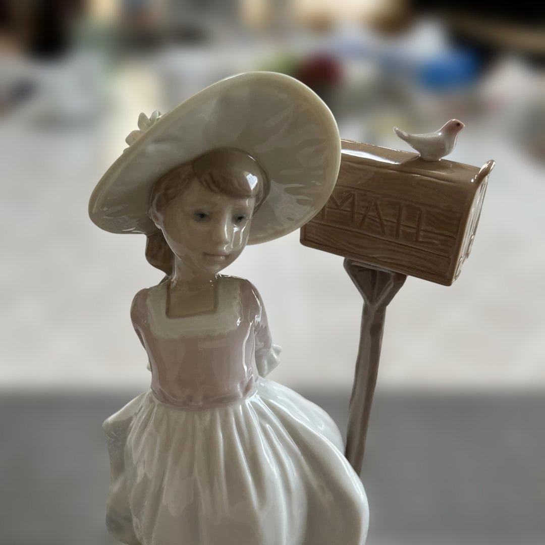 【LLADRO①】お手紙まだかなWAITING FOR YOUR LETTER