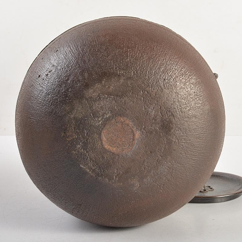 茶道具　釜師　畠春斎作　立俵釜　鉄釜　共箱　M　6614C