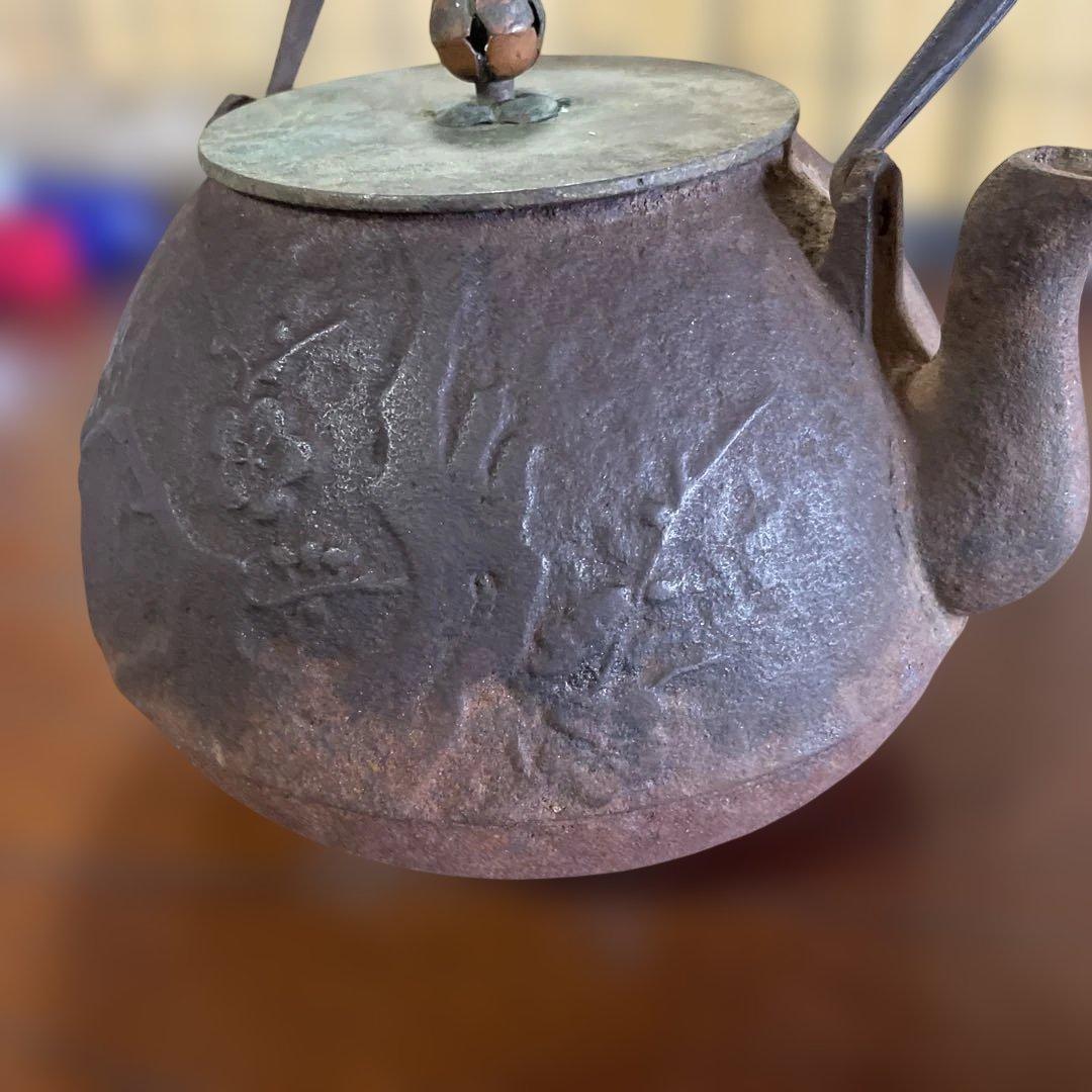 鋳鉄製 花と鳥の彫刻 鉄瓶