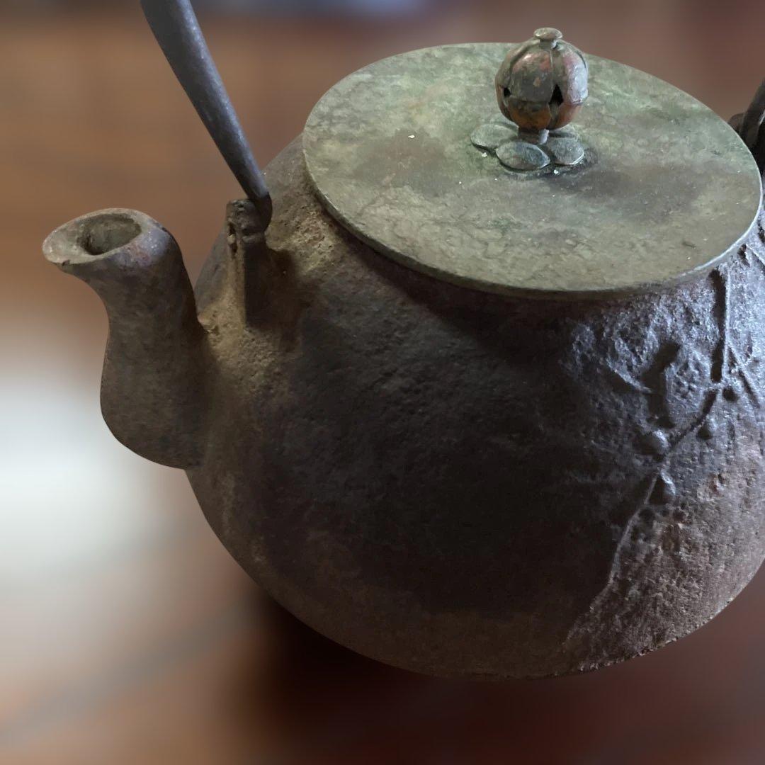 鋳鉄製 花と鳥の彫刻 鉄瓶