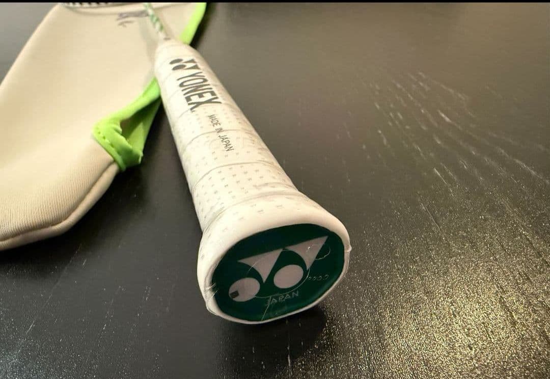 YONEX ASTROX100zz va 4U6 AX100Z アクセルセン