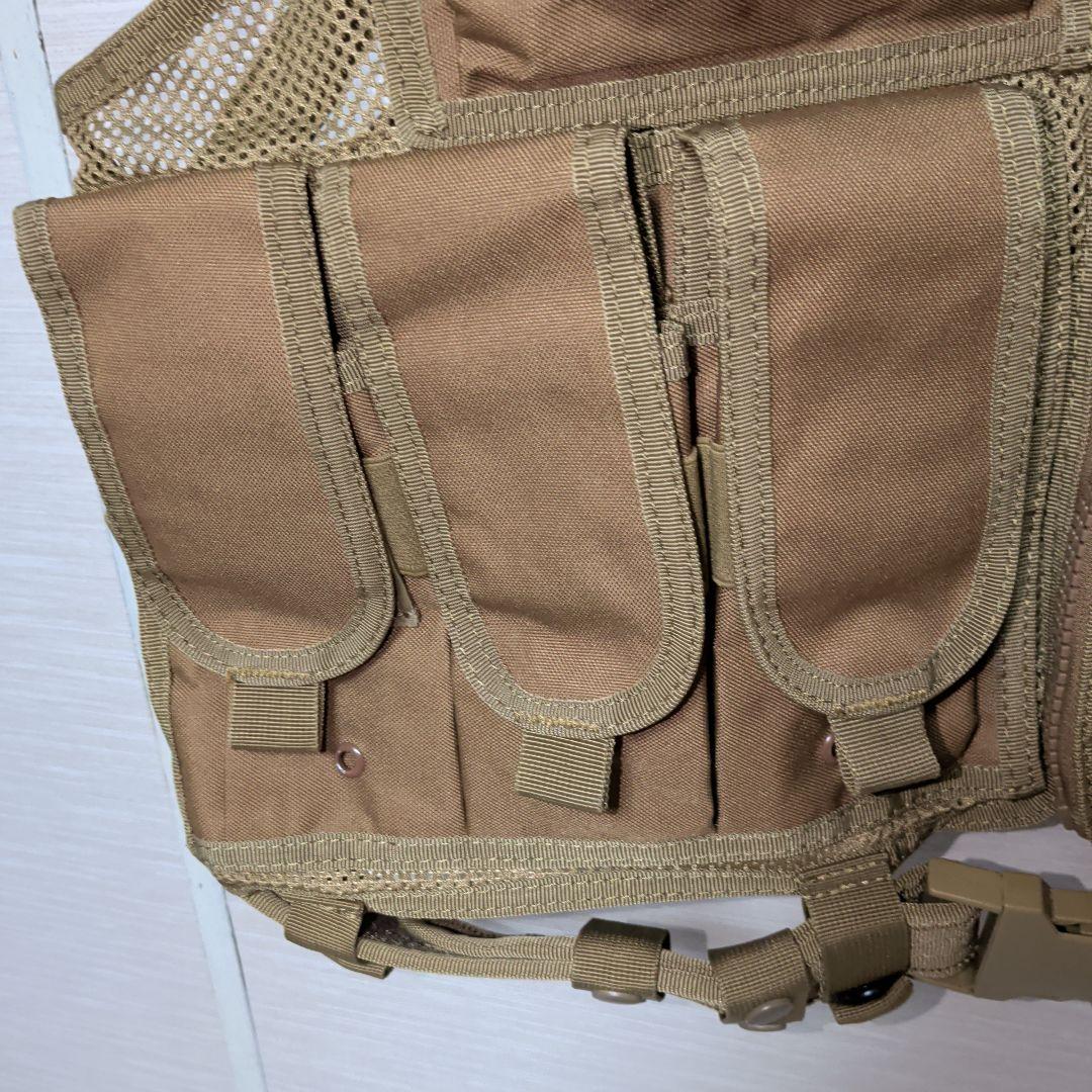 YAKEDA製タクティカルベスト Amazon価格15000円　コヨーテブラウン