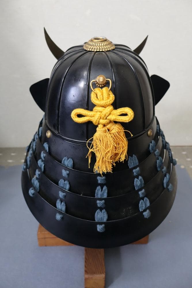 キ*ー様 大人が着用可能な甲冑一式／青糸威・黒塗胴・月形前立兜／送料込み