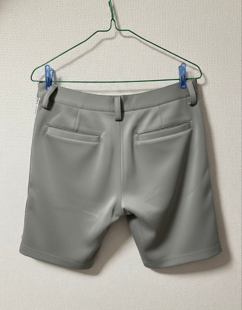 V12 グレー ショートパンツ サイドロゴ入り　SAAR GOLF MAR2