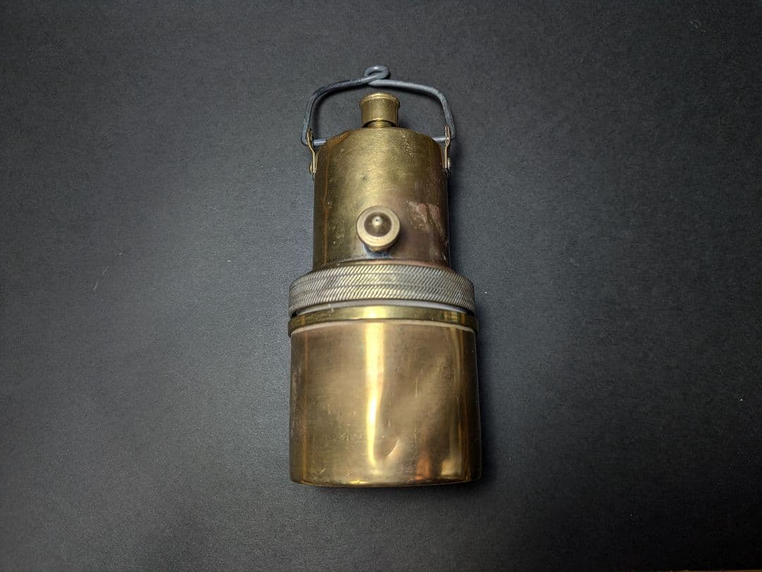 クリーニング済 カーバイトランプ