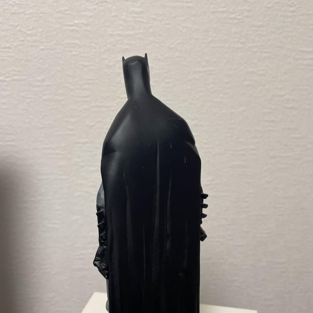 ＤＣバットマン ブラック＆ホワイト フィギュア マイク・ミニョーラ スタチュー