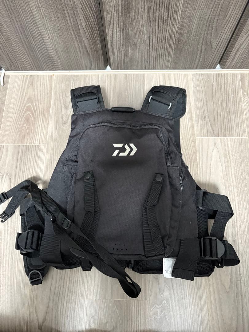 Daiwa ライフジャケット 黒
