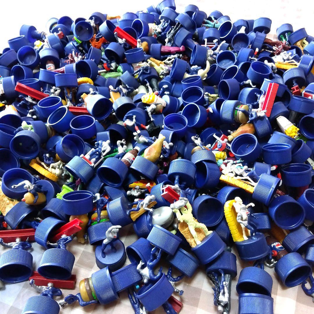 ペプシマン　ボトルキャップ　約300体　レッドコフィン　レア　8体　大量まとめ