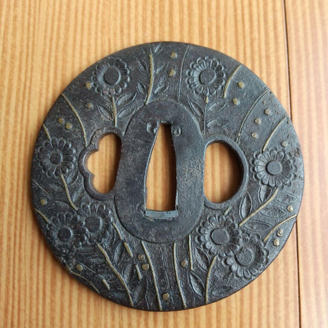 刀の鍔 草花 の図 平 安城鍔