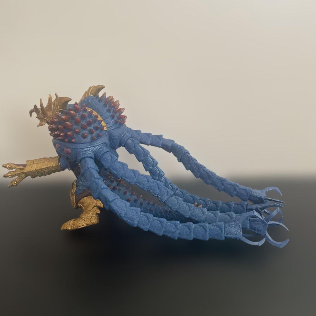 ウルトラマンメビウス　ユーキラーザウルス　001