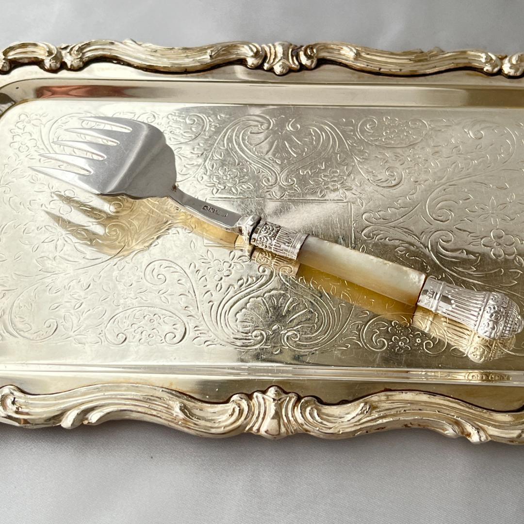 【英国】【白蝶貝】サーディンサーバー　マザーオブパール