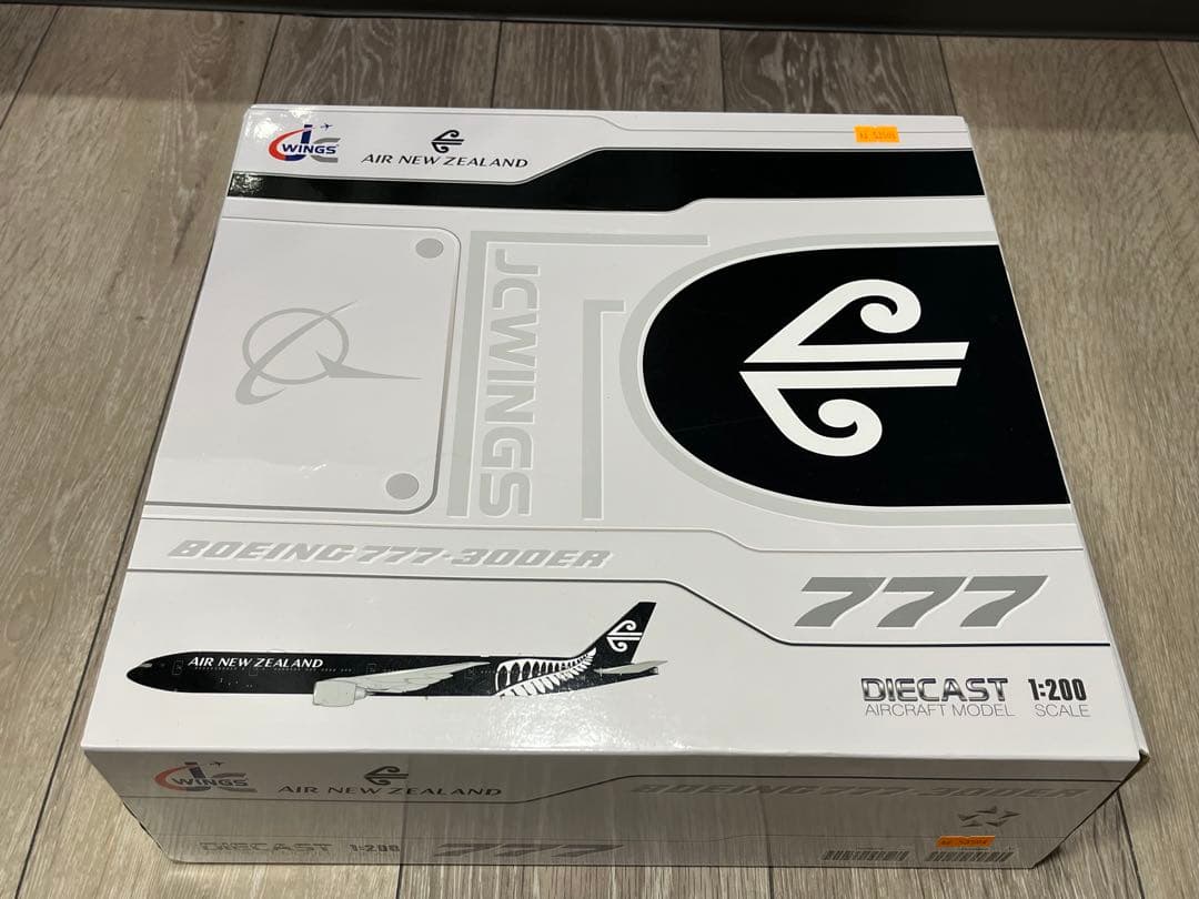 ニュージーランド航空　B777-300ER 1:200 JCWINGS