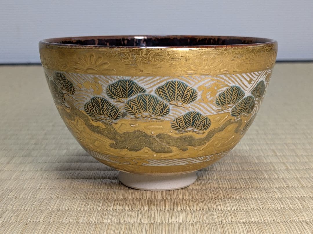 【上作】色絵古渡水波に老松画茶碗　清閑寺窯　杉田祥平　京焼