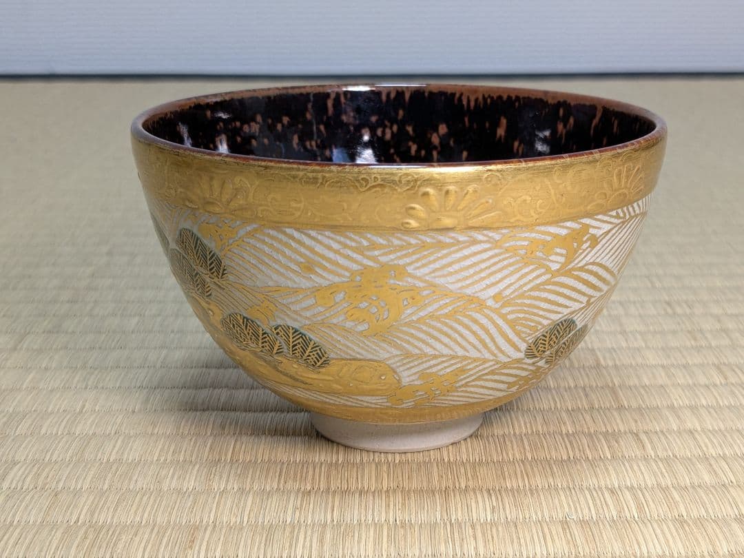 【上作】色絵古渡水波に老松画茶碗　清閑寺窯　杉田祥平　京焼