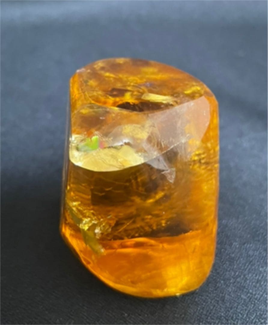 インペリアルトパーズ　710ct 未鑑定　色石