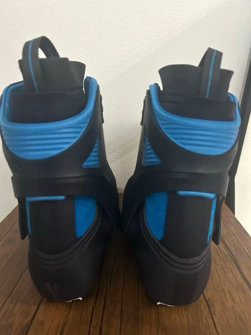 SALOMON スキー用ブーツ 黒/青　RS8 スケーティング 2024年モデル